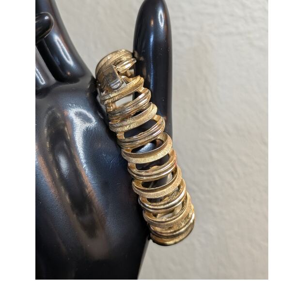 Vintage Signed CROWN TRIFARI Brushed & Polished Gold Tone Link Bracelet - Picture 3 of 6